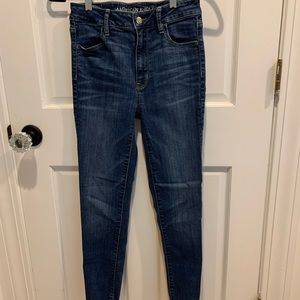 American Eagle skinny jeans Size 4 long Like New!!